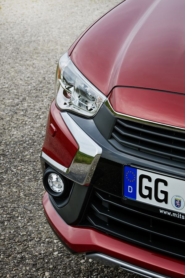 Le SUV compact Mitsubishi ASX s'offre une nouvelle face avant « Dynamic Shield »