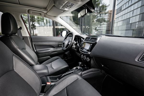 Le SUV compact Mitsubishi ASX s'offre une nouvelle face avant « Dynamic Shield »