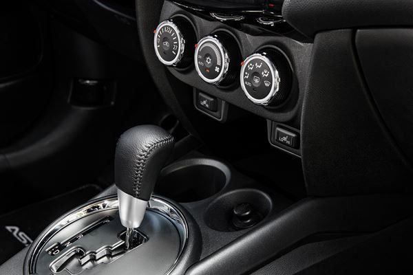 Le SUV compact Mitsubishi ASX s'offre une nouvelle face avant « Dynamic Shield »