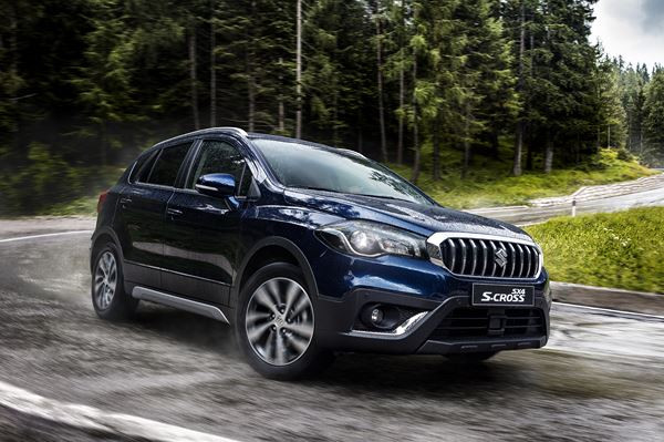 Le SUV compact Suzuki S-Cross restylé affiche une face avant repensée