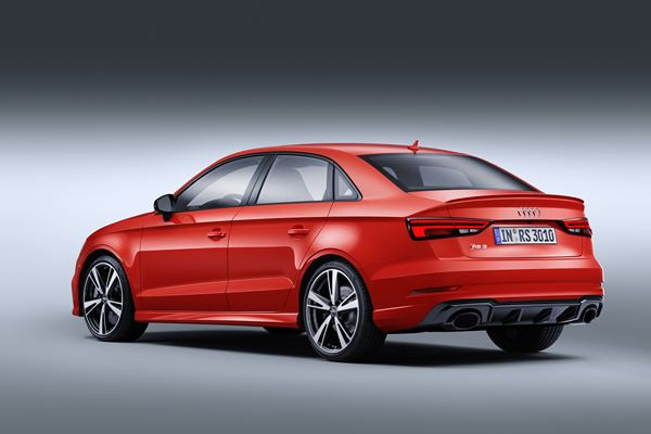 L’Audi RS 3 berline affiche un caractère ultra-sportif