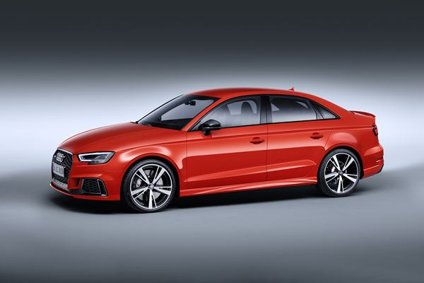 L’Audi RS 3 berline affiche un caractère ultra-sportif