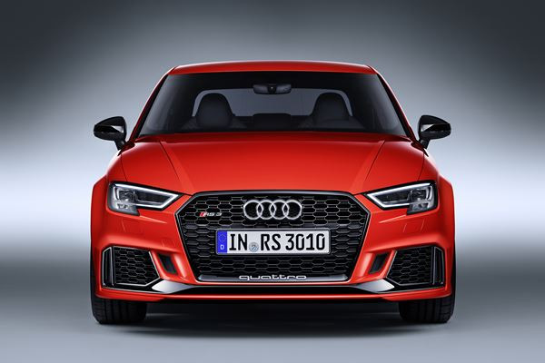 L’Audi RS 3 berline affiche un caractère ultra-sportif