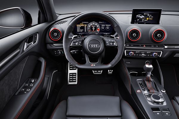 L’Audi RS 3 berline affiche un caractère ultra-sportif