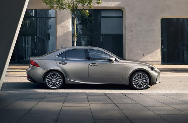 La Lexus IS s'offre des évolutions de style