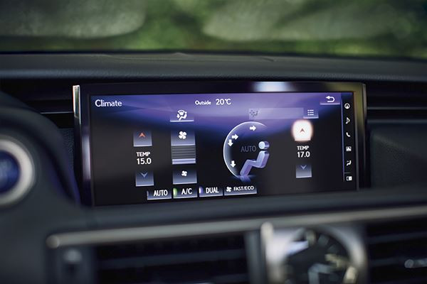 La Lexus IS s'offre des évolutions de style