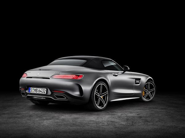 La Mercedes-AMG GT se décline en mode cabriolet