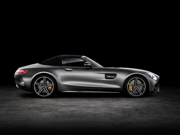 La Mercedes-AMG GT se décline en mode cabriolet