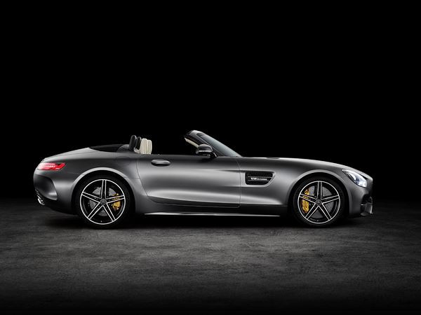 La Mercedes-AMG GT se décline en mode cabriolet