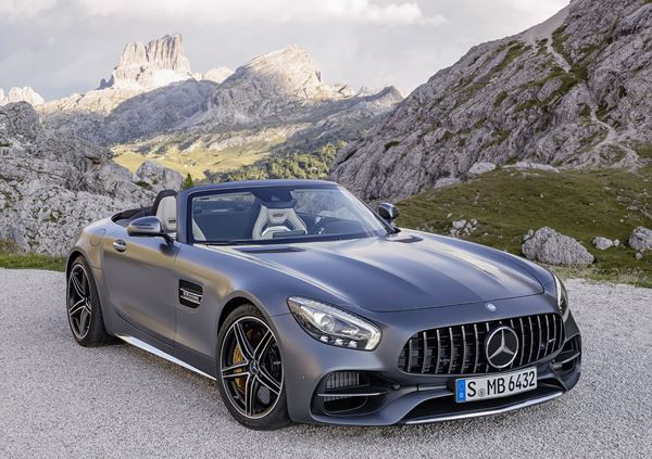 La Mercedes-AMG GT se décline en mode cabriolet