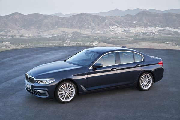 La nouvelle BMW Série 5 fait le plein de systèmes d’aide à la conduite