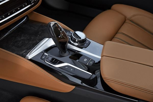 La nouvelle BMW Série 5 fait le plein de systèmes d’aide à la conduite