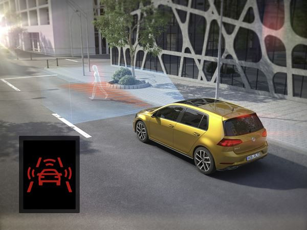 La Volkswagen Golf embarque des systèmes d’aide à la conduite sophistiqués