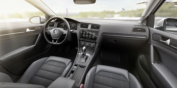 La Volkswagen Golf SW embarque des systèmes d’aide à la conduite sophistiqués
