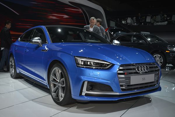 Dans les allées du salon automobile international 2016 de Los Angeles