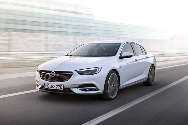 L'Opel Insignia Grand Sport revendique une stature athlétique