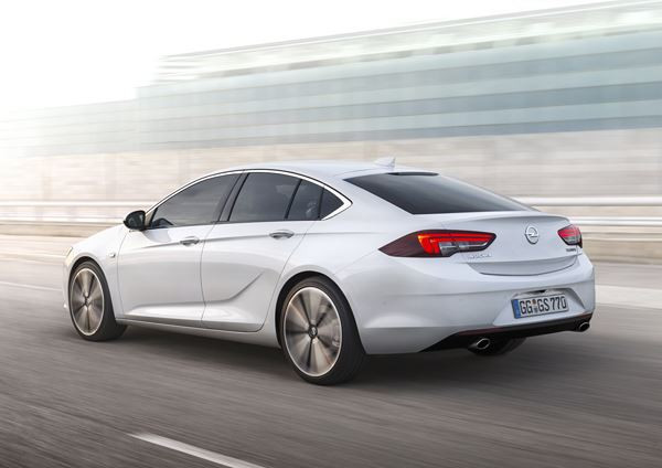 L'Opel Insignia Grand Sport revendique une stature athlétique