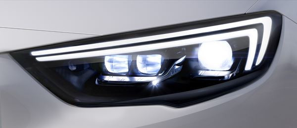 L'Opel Insignia Grand Sport revendique une stature athlétique