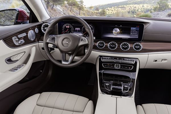 La Mercedes Classe E Coupé adopte un design athlétique