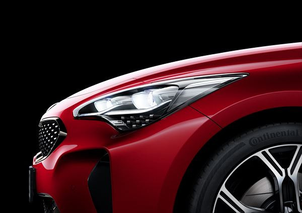 La berline coupé Kia Stinger fait ses débuts à Détroit