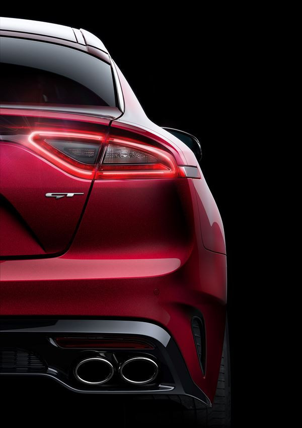 La berline coupé Kia Stinger fait ses débuts à Détroit