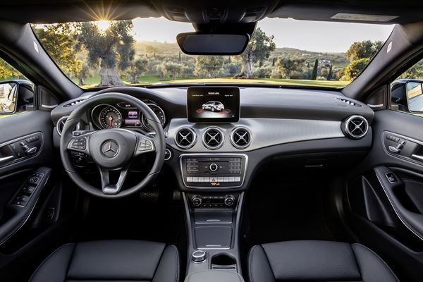 Le Mercedes-Benz GLA s'offre quelques retouches visuelles ciblées