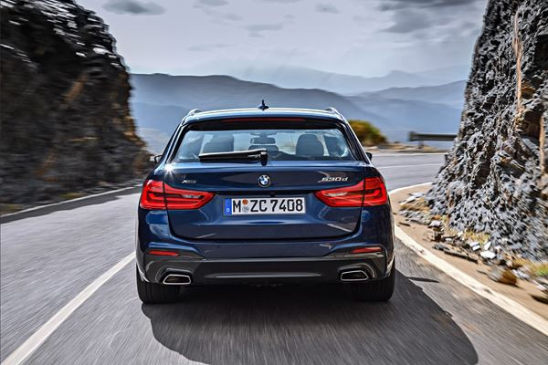 La BMW Série 5 Touring fait le plein de systèmes d’aide à la conduite