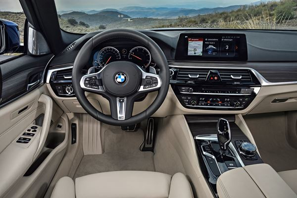 La BMW Série 5 Touring fait le plein de systèmes d’aide à la conduite