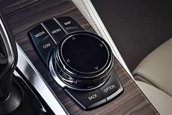 La BMW Série 5 Touring fait le plein de systèmes d’aide à la conduite