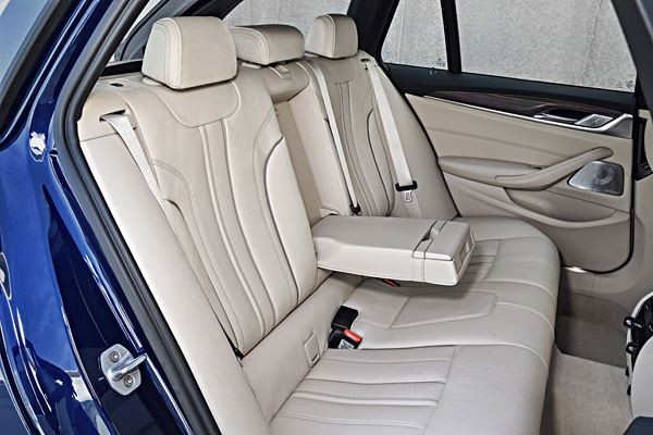 La BMW Série 5 Touring fait le plein de systèmes d’aide à la conduite