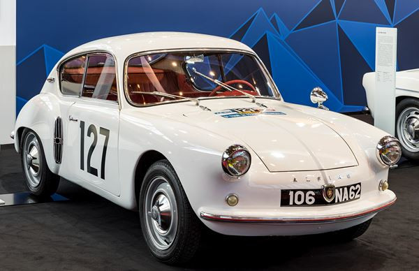 L'édition 2017 du salon Rétromobile ouvre ses portes