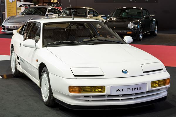 L'édition 2017 du salon Rétromobile ouvre ses portes
