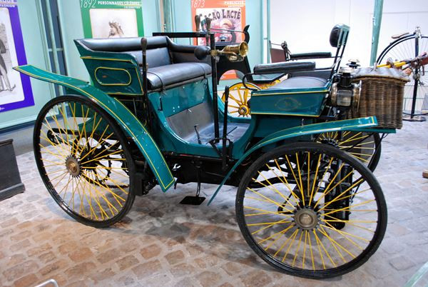 L'édition 2017 du salon Rétromobile ouvre ses portes