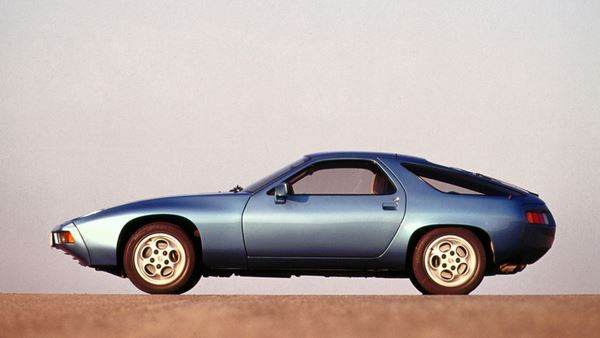 L'édition 2017 du salon Rétromobile ouvre ses portes