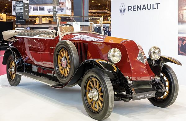 L'édition 2017 du salon Rétromobile ouvre ses portes