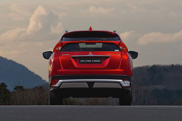 Le SUV compact Mitsubishi Eclipse Cross arbore un profil de coupé