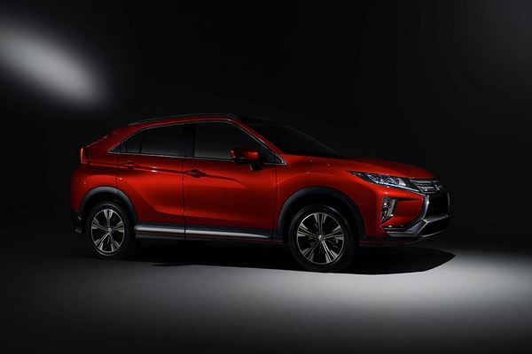 Le SUV compact Mitsubishi Eclipse Cross arbore un profil de coupé