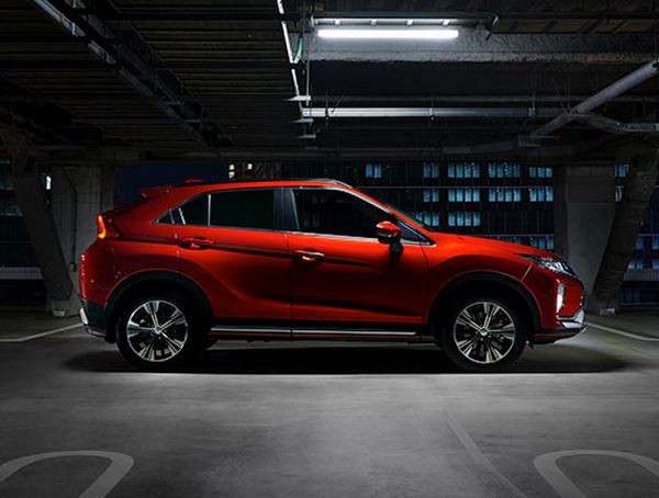 Le SUV compact Mitsubishi Eclipse Cross arbore un profil de coupé