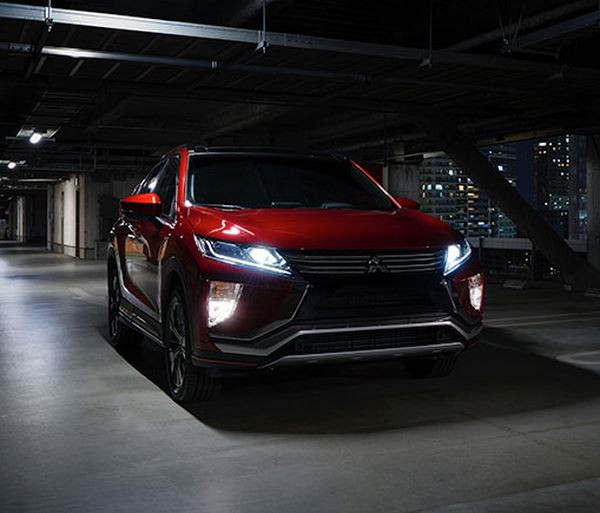 Le SUV compact Mitsubishi Eclipse Cross arbore un profil de coupé
