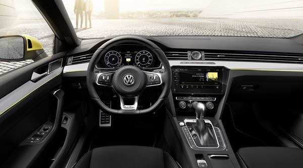 La berline Grand Tourisme Volkswagen Arteon affiche une ligne de toit étirée