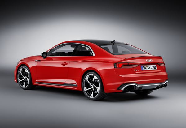 L'Audi RS 5 Coupé embarque un moteur 2.9 TFSI bi turbo de 450 ch