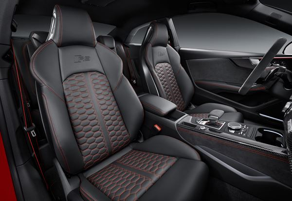 L'Audi RS 5 Coupé embarque un moteur 2.9 TFSI bi turbo de 450 ch