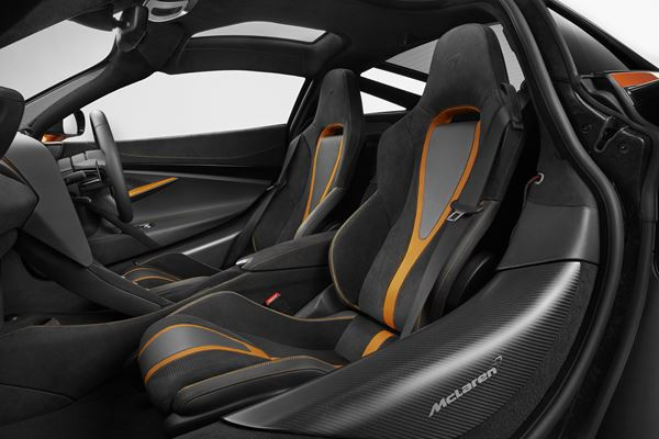 La supercar McLaren 720S embarque un moteur V8 4 litres biturbo de 720 ch