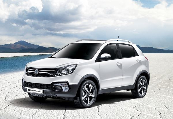 Le Ssangyong Korando s'offre un design très légèrement revu