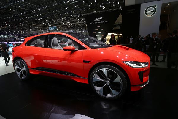 Dans les allées de la 87ème édition du salon de l'automobile de Genève