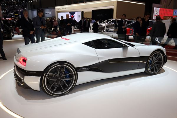 Dans les allées de la 87ème édition du salon de l'automobile de Genève