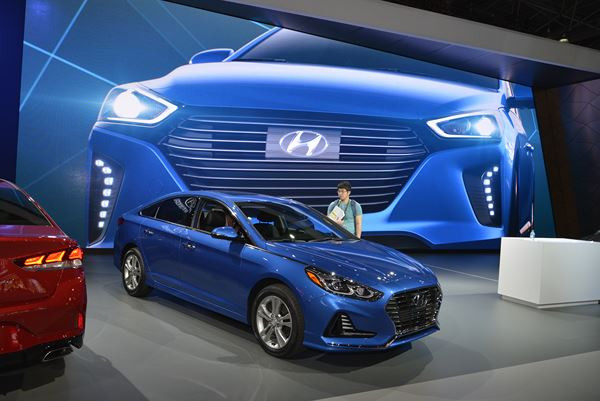 L'édition 2017 du salon de l’automobile de New York ouvre ses portes au public