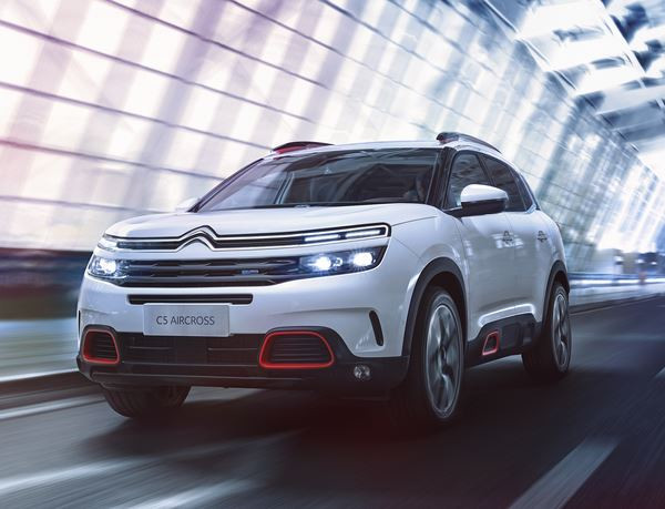 Le SUV Citroën C5 Aircross affiche des volumes fluides et musclés