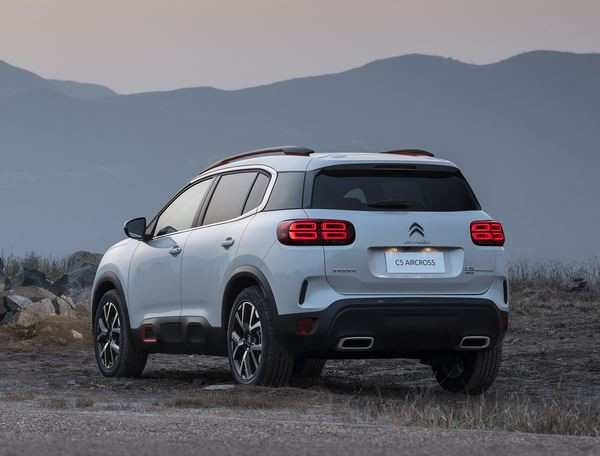 Le SUV Citroën C5 Aircross affiche des volumes fluides et musclés