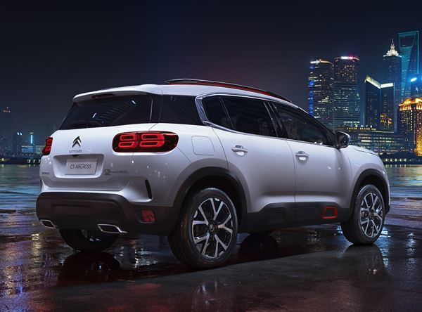 Le SUV Citroën C5 Aircross affiche des volumes fluides et musclés